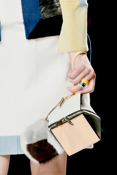 Look 1